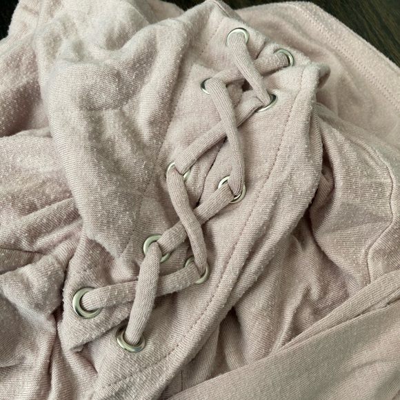 Express Dusty Rose Pink Lattice Shoulder Long Sleeve V-Neck Top Women's Size M - Picture 5 of 7